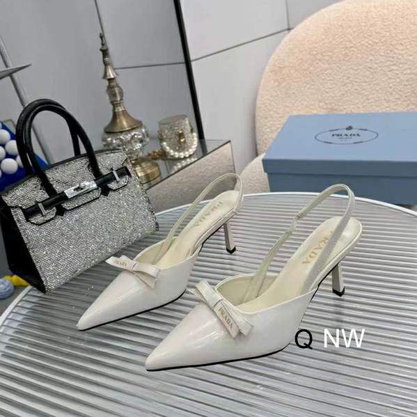 Picture of Prada Shoes _SKUPradasz35-40WN060119230